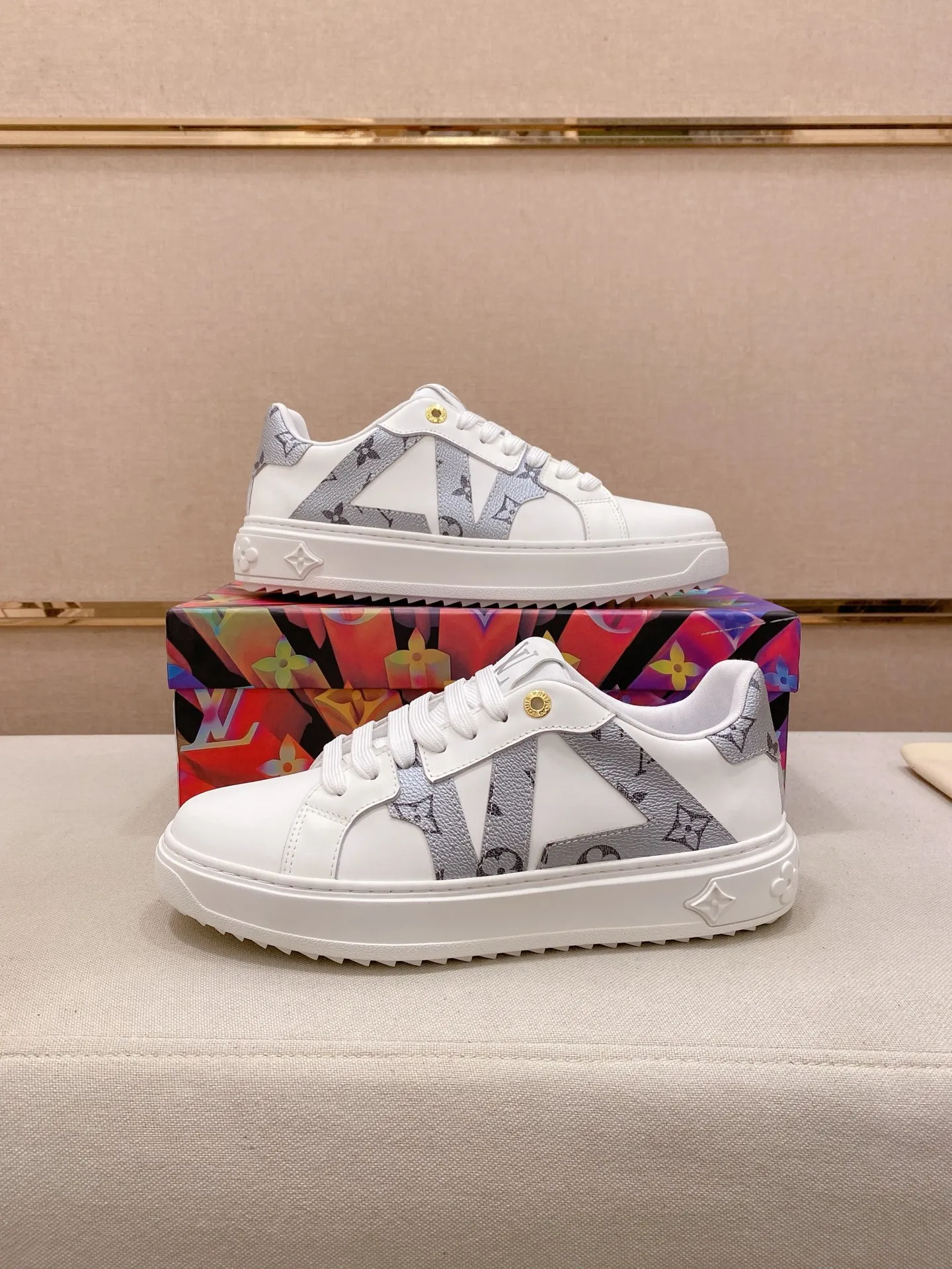 Men's shoes💰: 540💰(Niuli: full package) louis vuitton (Louis Vuitton/lv) top 🔍🔍 new models are on sale at the same time at the counter. The upper 🇮🇹 is imported from Italy, first-layer cowhide, and the lining is fully imported cowhide. 💪💪, completely 1⃣️ to 1 ⃣️Re-engraved🇮🇹💪💪, ⚠Sole: The original sole is specially provided by the original factory, the exclusive movable molded sole is super comfortable, ⚠The original factory follows the order, 🔍🔍high quality, you can enter and exit the counter at will, welcome to compare⚠. Code number:38-44
